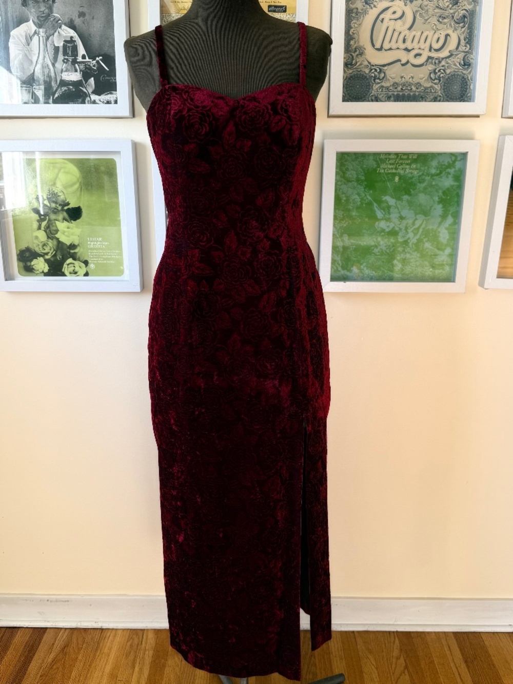 🍷 Vintage 90s Burgundy Crushed Velvet Rose Maxi Dress – Romantic Goth Slip